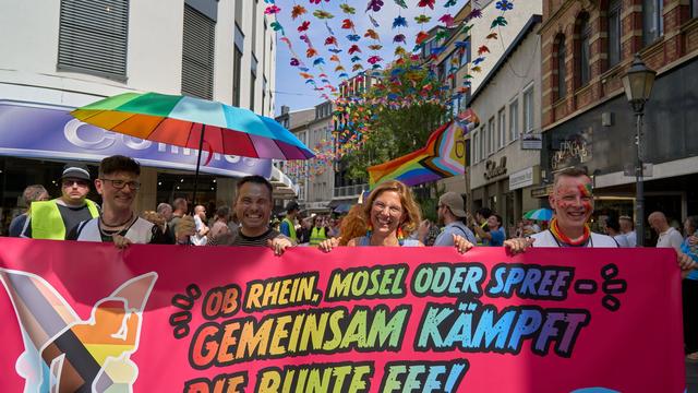 Einsatz für Vielfalt: Mehrere Tausend Menschen bei CSD in Koblenz