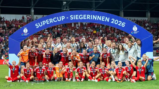 Fußball: Torhüterin Johannes patzt doppelt: Supercup für FC Bayern