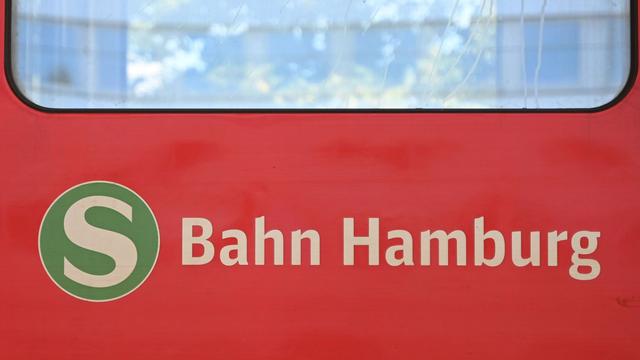 Verkehr: Mit 2,27 Promille: Mann sorgt für S-Bahn-Streckensperrung