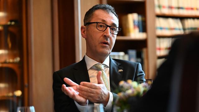 Pflege der Mundart: Özdemir wirbt für Dialekt: «Wir haben keine Sprachpolizei»