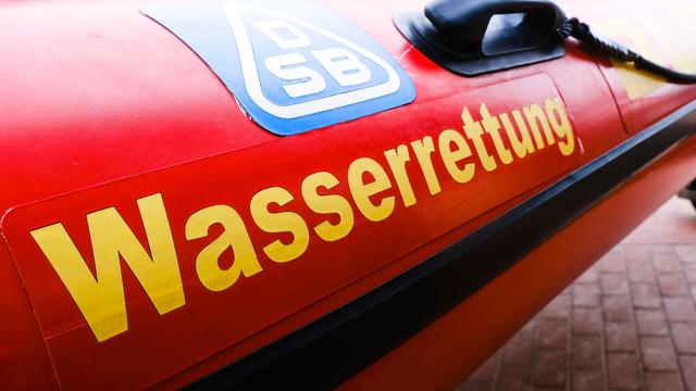 Notfälle: Unterkühlter Mann nach Seenot auf Elbe gerettet