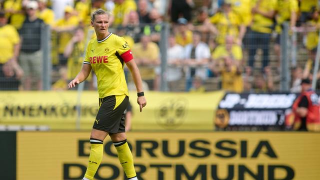 Bild: Frauen-Fußball: «Extrem heiß»: Popp und BVB-Frauen starten in Regionalliga