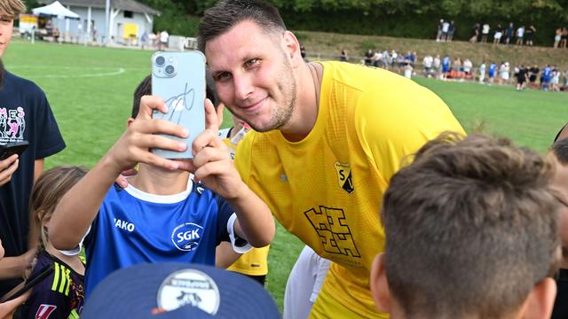Ex-Profi kickt bei Amateuren: Foto-Wunsch auch vom Gegner - Süle gibt Kreisliga-Debüt