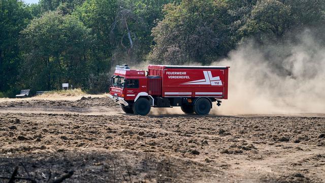Wald- und Wiesenbrand: Regen hilft: letzte Kontrollen nach Großbrand bei Langscheid