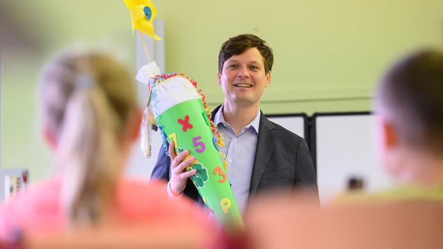 Schuljahresanfang: Schülerinnen und Schüler starten ins neue Schuljahr
