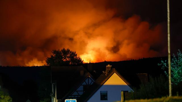 Bild: Großbrand in Naturschutzgebiet: Waldbrand im Hohen Venn: Feuer rückt näher