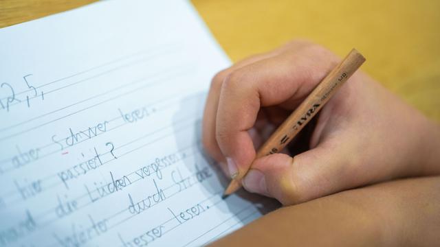 Grundschule: Weniger Kinder sollen erste Klasse wiederholen