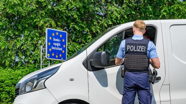 Migration: Dobrindt will Grenzkontrollen bis mindestens Mitte März