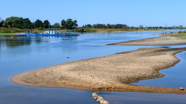 Niedrigwasser: Pegelstände an der Elbe sinken weiter