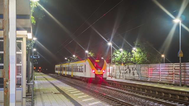Vorfall in Regionalzug im Juli: Sturz aus Bahn: Auch Landgericht lehnt U-Haft ab