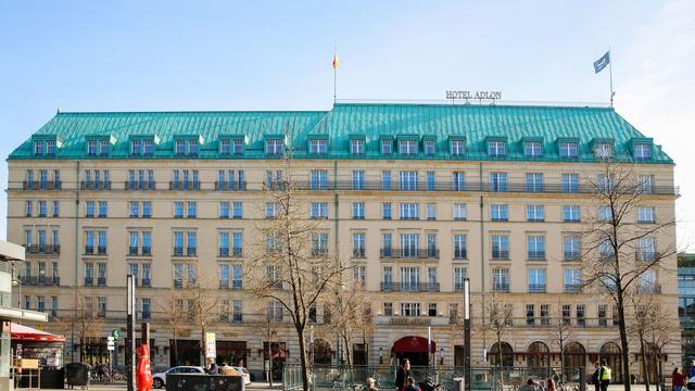Felix Adlon: Ururenkel von Hotelgründer: Mit «Mythos Adlon» gut umgehen