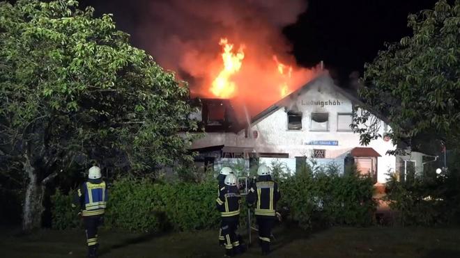 Löscheinsatz in Freilingen: Das Feuer brach im Erdgeschoss aus und erfasste dann das gesamte Gebäude.