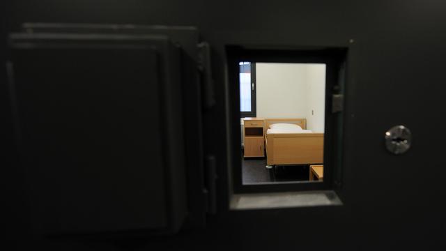Schüsse in Stade: Tod des Verdächtigen - Ministerin verteidigt JVA Bremervörde
