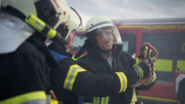 Sommerreise des Innenministers: Feuerlöscher Dobrindt auf Tour in Thüringen