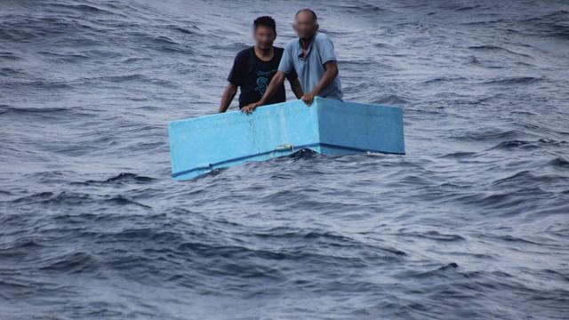 Bild: Notfall auf See: Mexiko: Fischer überleben fünf Tage in Kühlbox auf dem Meer