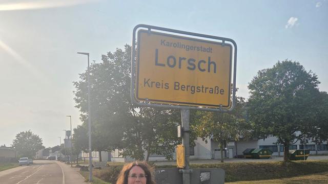 Schild fehlte vier Wochen lang: Ortsschild-Rätsel: Lorch wird plötzlich zu Lorsch