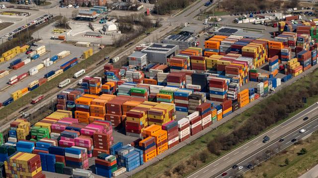 Außenhandel: Bayerische Exporte wachsen - Importe noch schneller