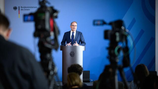 Kriminalität: Dobrindt: «Beteiligung fremder Mächte» nicht ausgeschlossen