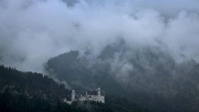 Endlich regnet es: Ersehnter Dauerregen bringt in Bayern Überschwemmungen