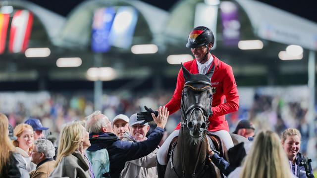 Bild: Reit-WM in Aachen: Feier unter Flutlicht: Springreiter bejubeln Gold