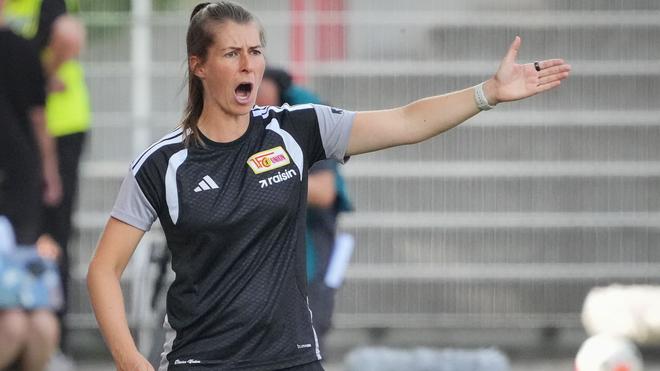 Fußball-Bundesliga der Frauen: Immer weiter nach oben: Union-Trainerin Marie-Louise Eta gibt die Richtung vor. (Archivbild)