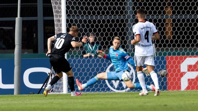 DFB-Pokal: Klose im Glück: 1. FC Nürnberg gewinnt im Elfmeterschießen
