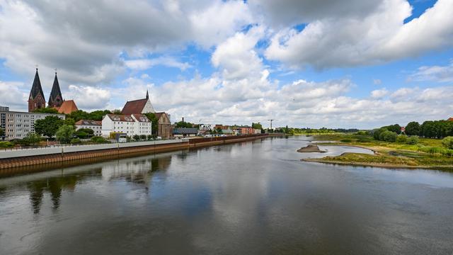 Wetter: Regenschirm am Samstag, Sonne zum Wochenstart
