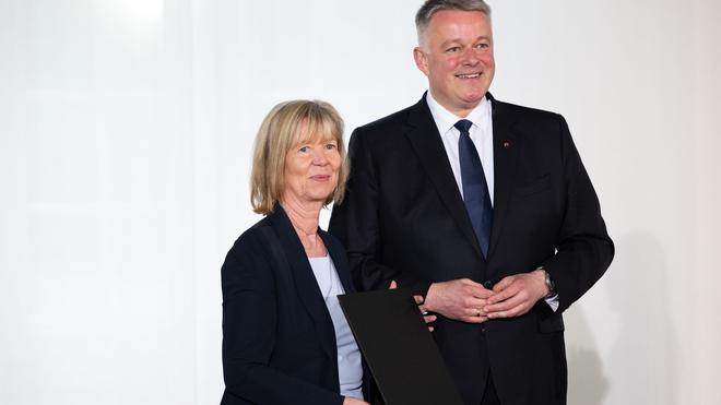 Mail statt beglaubigter Kopie: Finanzministerin Doris Ahnen (SPD) ist auch für Staatsmodernisierung zuständig und hat erste Schritte angeleiert. (Archivbild)