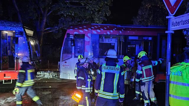 Königswinter: Tödlicher Unfall: Radfahrer gerät unter Stadtbahn