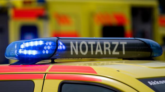 Autobahn eine Stunde gesperrt: Unfall auf A4 bei Dresden – Senior muss wiederbelebt werden