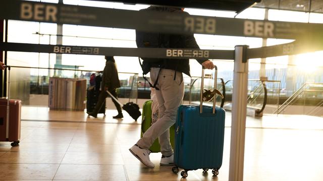 Ende der Sommerferien: BER erwartet 90.000 Passagiere – Heimkehrer füllen Straßen