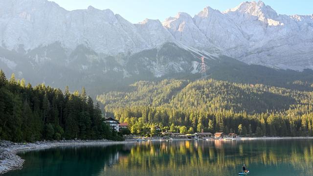 Dauerregen vorbei: Sonne statt Regen: Jacke kann bei Ausflügen zu Hause bleiben