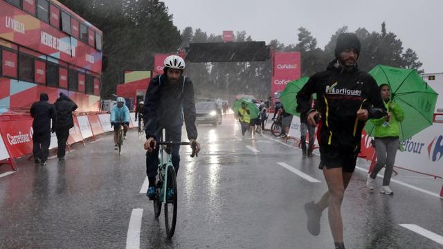Radsport: Dritte Etappe der Vuelta nach Unwetter abgebrochen