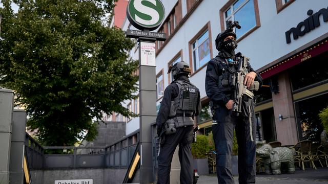 Polizei Berlin: Fehlerhafte Polizei-Schutzwesten: Vorwürfe gegen Hersteller