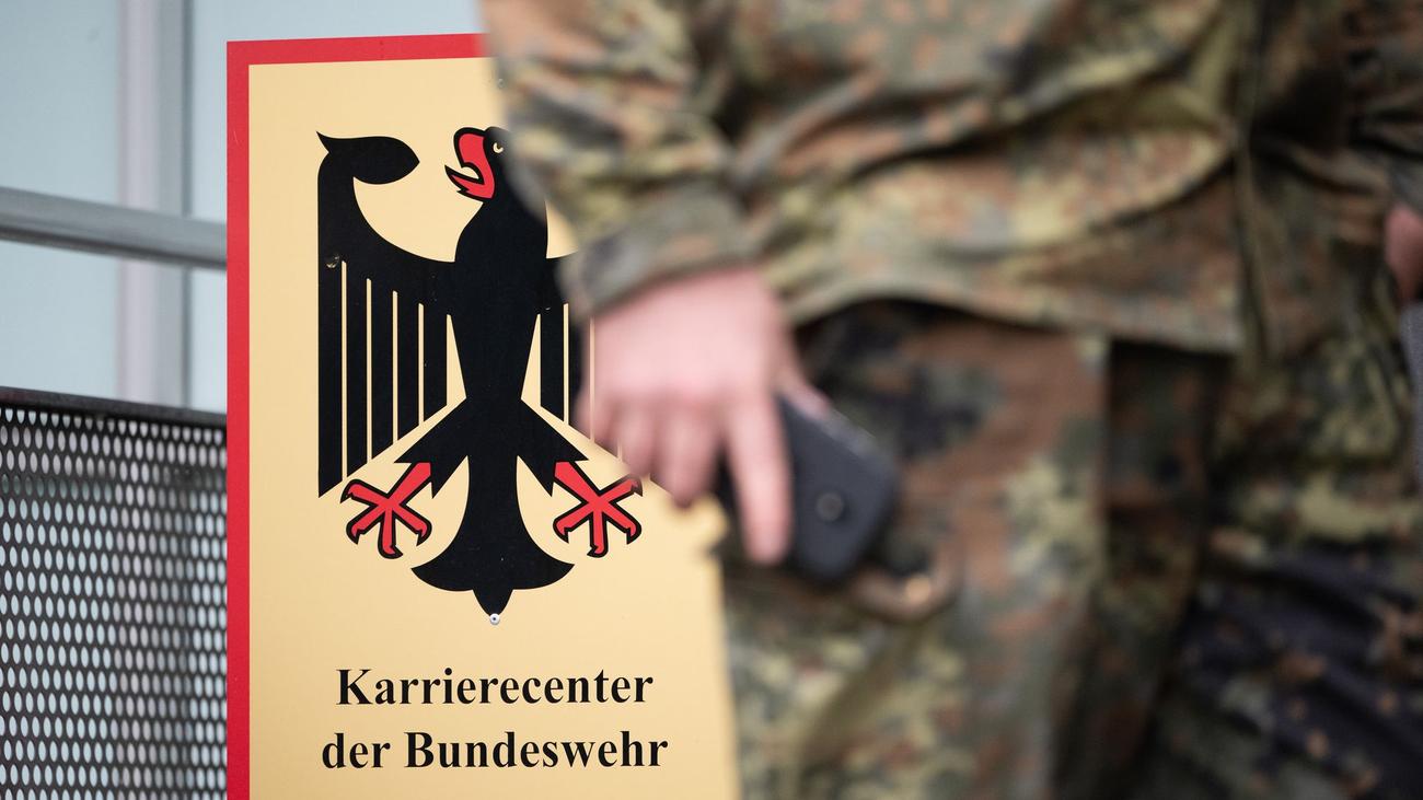Kriminalität: Karrierecenter der Bundeswehr mit Farbbeuteln attackiert