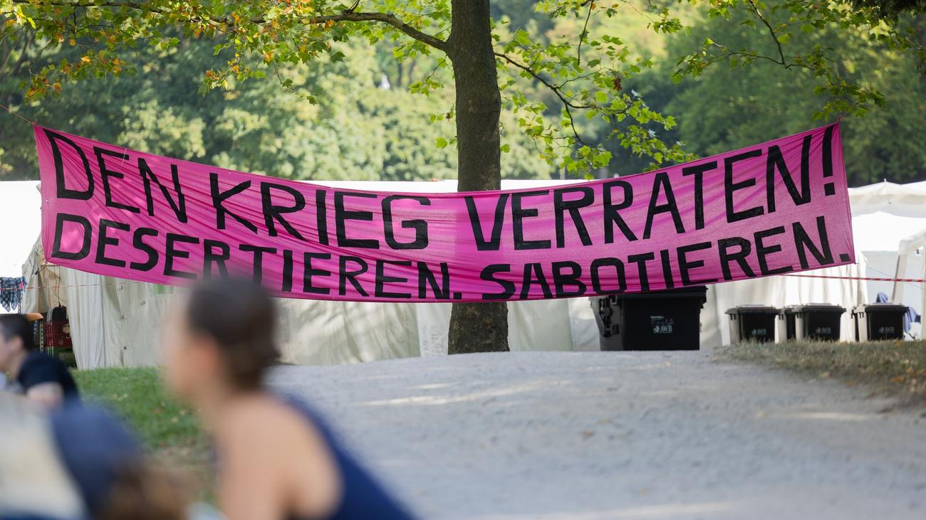 Protest gegen Aufrüstung: Kriegsgegner organisieren erneut Protestcamp in Köln