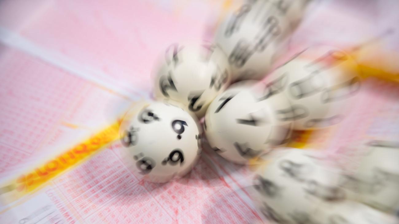Erfolg beim Spiel 77: Lotto-Spieler aus dem Südwesten räumt Millionengewinn ab