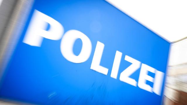 Hoher Schaden: Mehr als 30 Taxis mit oranger Farbe beschmiert