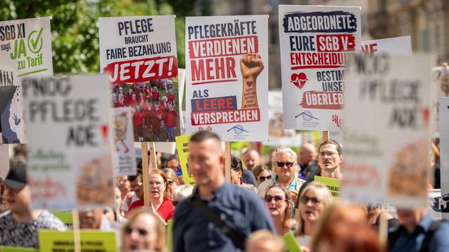 Pflegereform: Pflegeprotest in Erfurt – Kritik an Kürzungsplänen
