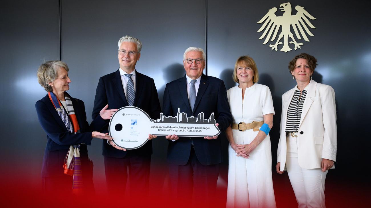 Neuer Amtssitz für Steinmeier: Schlüsselübergabe an Steinmeier für neuen Amtssitz