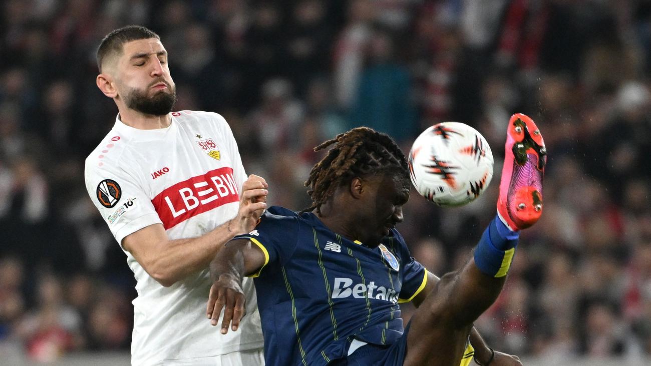 Fußball-Bundesliga: Vater freut sich: HSV holt Wunschstürmer Moffi