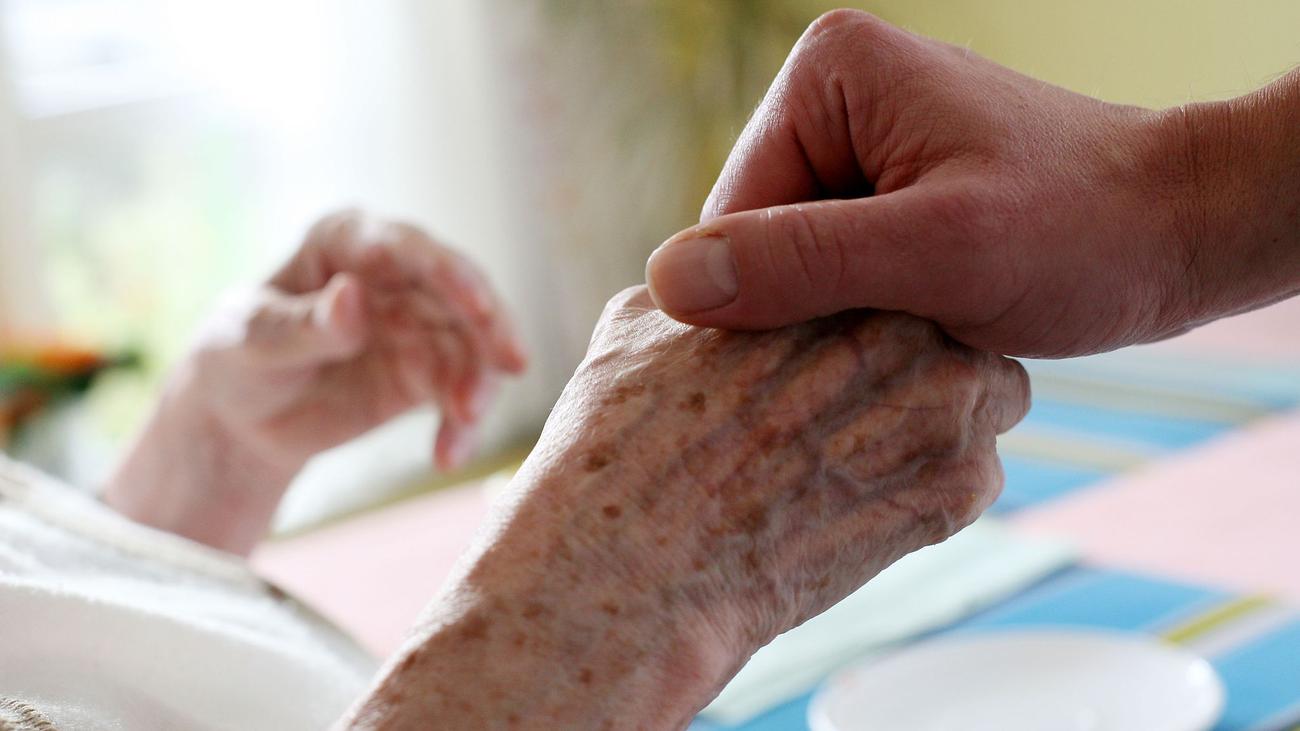 Kostenexplosion: AOK-Chefin: Acht-Milliarden-Loch in Pflegeversicherung 2027