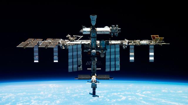 Raumfahrt: Astronauten bringen neue Antenne an ISS an