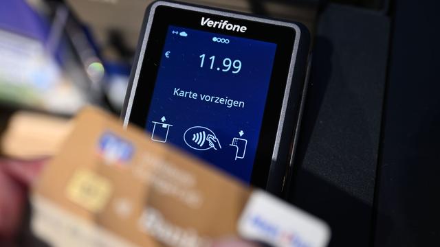 Bargeldloses Bezahlen: Girocard mit Rekordzahlen - kontaktlos boomt
