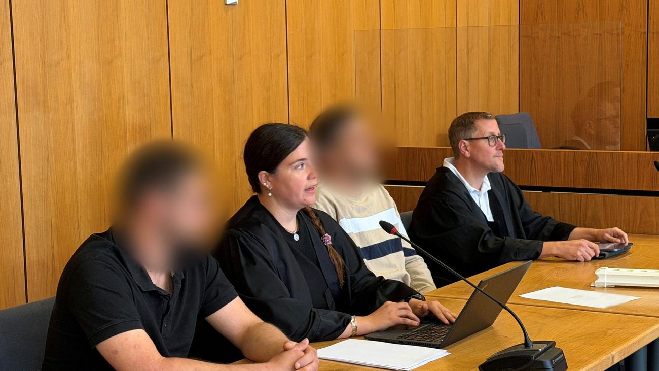 Zum Prozessauftakt: Falsche Polizisten gestehen - 205.000 Euro ergaunert?