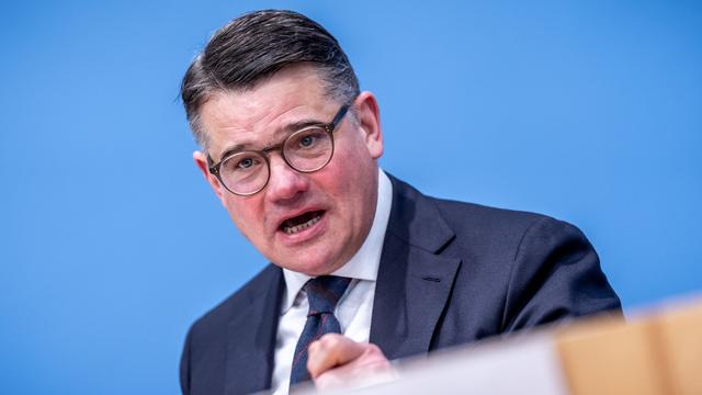 Umstrittene Abgabe: Ministerpräsident Rhein fordert klare Absage an Zuckersteuer