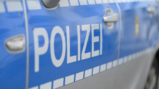 Mann in Klinik: Der Mann versucht haben, die Einsatzkräfte zu beißen. (Symbolbild)