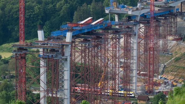 Drei Arbeiter starben: Tödlicher Unfall – Prozess gegen Kranführer beginnt