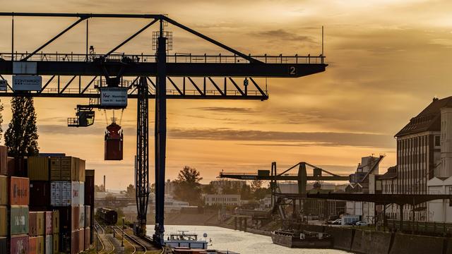 Konjunktur: Arbeitsmarkt in Hessen stabilisiert sich trotz Sommerflaute