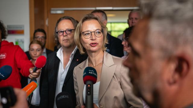 Termin 6. September: BSW-Länderchefs fordern: Thüringer Parteitag verschieben